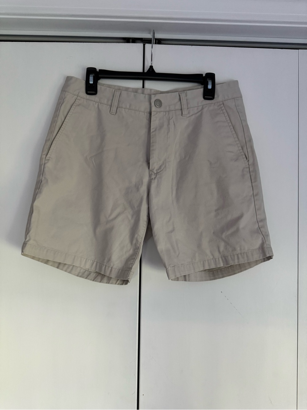 Bonobos Cream Flat-Front Chino Shorts. 32 waist, 7 inch inseam